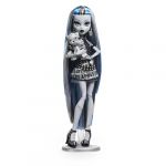 Mattel Monster High Drame au Cin&eacute;ma Poup&eacute;e Frankie Stein, poup&eacute;e de collection en noir et blanc avec mini-affiche de film et affiche de film grandeur nature, th&egrave;me films d&rsquo;horreur, jouets et cadeaux, HKN29