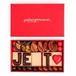 Coffret cadeau assortiment de chocolats noir pralin&eacute; & gianduja Je t'aime 175g
