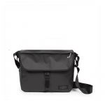 Eastpak Sacoche Delegate + 20L noir intense