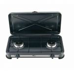 Ardes R&eacute;chaud de table AR1FG02 en noir avec 2 br&ucirc;leurs &agrave; gaz, consommation 160g/h, corps en acier, r&eacute;glage de la flamme.