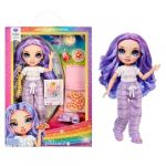 Rainbow high Junior High PJ Party - Violet (Violet) - Poupée de 22 cm avec Onesie, Chaussons et Accessoires de Jeu - Jouet pour Enfants - Idéal pour Les 4-12 Ans