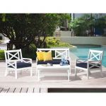 Beliani Chaise en bois blanc avec coussin bleu marine BALTIC