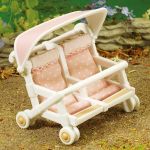 Epoch 4533 - Poussette double Sylvanian Families