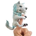 Wow wee Bébé Loup Garou Fingerlings Blanc / Blizzard