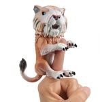 Wow wee Bébé Tigre à dent de sabre Fingerlings Marron / Bonesaw