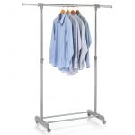 Idimex Portant simple &agrave; v&ecirc;tements SALA penderie sur roulettes vestiaire avec 1 barre extensible et hauteur r&eacute;glable, m&eacute;tal chrom&eacute; et gris