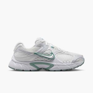 Nike Baskets femme V5 RNR