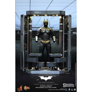 Hot Toys Figurine The Dark Knight et diorama Mm 1/6 Batman Armory With Batman 3
