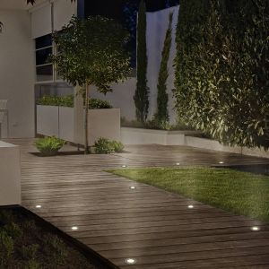 Ledvance Endura hybrid inground Au&szlig;enleuchte, Hybridleuchte, 1W, 70lm, warmwei&szlig;e Lichtfarbe, 3.000K Farbtemperatur, Edelstahl, IP44 & IP67