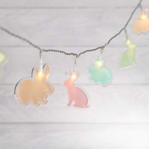 Image de Lights4Fun Guirlande Lumineuse de 20 Lapins Pastel à LED Blanc Chaud à Piles pour Déco Intérieur