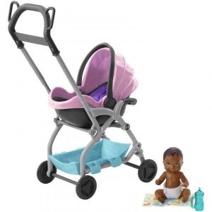 Image de Mattel Famille Coffret Skipper Baby-sitter, figurine enfant avec tente rose, sac de couchage et accessoires, jouet pour enfant, FXG97