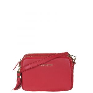 Lancaster <p>Sac trotteur "Mademoiselle Ana" de . Il comprend un compartiment et une poche zipp&eacute;e. Un beau cuir lisse et un pompon en cuir du plus bel effet ! Finitions m&eacute;tal dor&eacute; brillant. <br />Dimensions de la bandouli&egrave;re : 97.00 / 117.00 cm.</p> <p>No