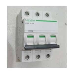 Schneider Electric Disjoncteur 25A 3P courbe B 25kA IC60N ACTI9 ELECTRIC A9F76325