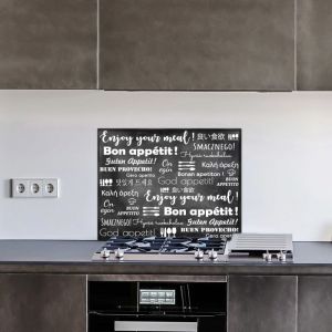 Signaletique.biz France - Crédence cuisine en aluminium - Pose autocollante enjoy Noir et blanc Bon appétit en plusieurs langues - 90 x 70 cm – Idéal