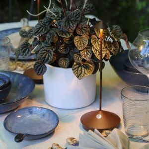 Zafferano, Lampe Pina, Lampe de Table Rechargeable et Sans Fil avec Contrôle Tactile, Convient pour le Salon et l'Extérieur, Dimmer, 2200-3000 K, Hauteur 29 cm, Couleur Corten