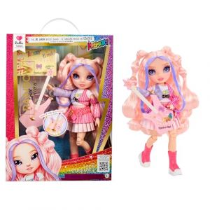 Rainbow high Junior High Rock Band - Bella - Poupée Mannequin Rose 23 cm avec Guitare Basse, Personnalisable avec des Autocollants, Articulée, Jouets Mignons pour Les Enfants À Partir de 4 Ans