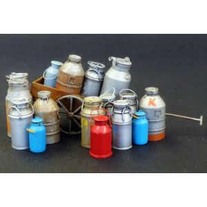 Plus Model Milk And Cream Cans - 1:35e
