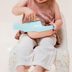 L'hélicoptère de bain petit ours brun made in france en matière recyclée, menthe