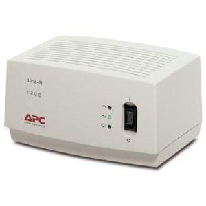 APC LE1200I - Régulateur de tension Line-R 1200VA