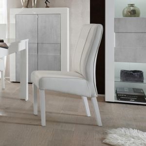 Chaise en simil cuir en couleur chène beige