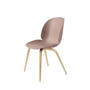 Image de Gubi Chaise Beetle / Gamfratesi - Pieds chêne rose en matière plastique/bois