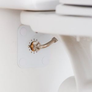 Platine sortie de cloison simple à sertir PER Ø12 pour WC – Platine encastrable + habillage + kit de fixation mural