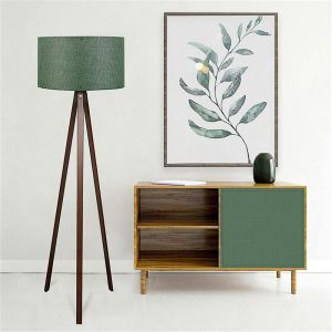 Lampadaire tr&eacute;pied effet bois brun, abat-jour vert KILIS