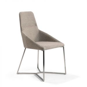 Chaise en tissu et pieds en acier chromé