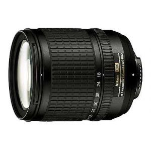 Nikon DX Zoom Nikkor - Objectif à zoom - 18 mm - 135 mm - f/3.5-5.6 G ED-IF AF-S DX - F - pour D1, D100, D1H, D1X, D2H, D2HS, D2X, D2Xs, D70, D70s, D70S Superkit