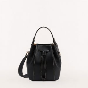 Image de Furla <p>Petit sac seau<strong> Miastella</strong> confectionné à partir d'une combinaison de cuir de veau souple Roma et de cuir de veau grainé. <br />Le modèle est doté d'une poignée supérieure et peut être porté comme un sac à main ou en travers du cor