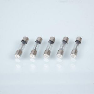 Fusible verre type cartouche 25 amp&egrave;res 25A 26mm x 6mm pour moto