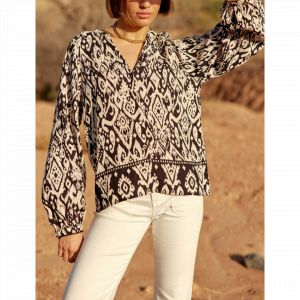 Blouse manches longues col v imprim&eacute; graphique BEATA