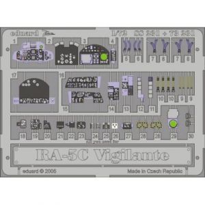 Eduard MAQUETTE RA 5C VIGILANTE TRUMPETER1/72 73231