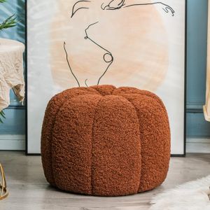 Pouf en bouclettes blanches avec rayures