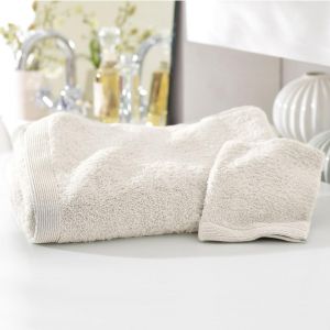 Lot de 2 gants de toilette CAROLINE 15x21 blanc ivoire