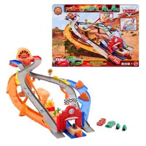 Mattel Cars Coffret Piste de Course Rescue Road Course de Radiator Springs avec Flash McQueen, Chicks Hicks et 2 véhicules Pitty, 2 façons de jouer, JFL57