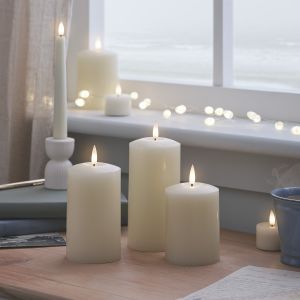 Lights4Fun Lot de 3 Bougies Piliers Flamme Réaliste à LED TruGlow