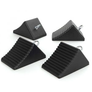 wiltec Set 4 Cales de Roue Triangulaires Caoutchouc 205×125×100 mm Noir avec Oeillet Métal Bloque-roue Remorque Camping-car Camion Voiture