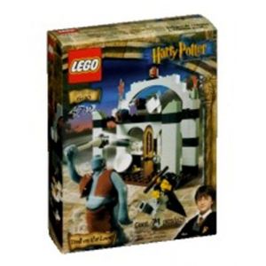 Lego 4712 - Intrusion Troll sur Le Troll de pierre Harry Potter