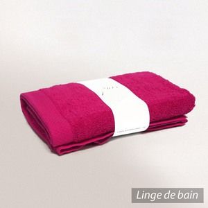 Linnea Drap de douche 70x180 cm PURE Fuchsia 550 g/m2