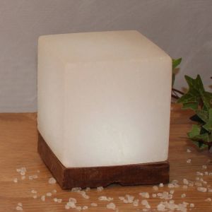 Himalaya Salt Dreams Lot de 2 cristaux de sel cubes blancs avec socle en bois - Électrique USB LED pour ordinateur et ordinateur portable - Blanc - 7 x 7 x 9 cm