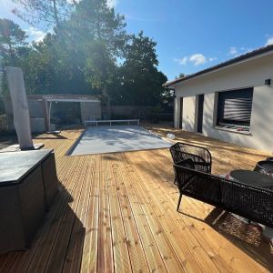 Kit complet terrasse Pin autoclave Marron pour 20 m², Lames 4,2 m, lambourdes 4,2 m, plots réglables et visserie Inox.