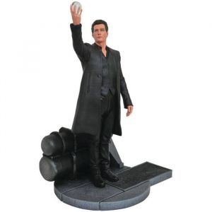 Diamond Select Toys Statuette La Tour sombre : L'Homme en noir - 25 cm