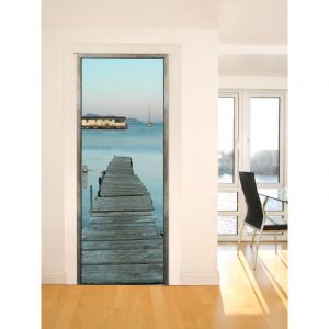 Plage Sticker porte, trompe l'oeil vue sur un ponton avec cabane au bord de mer voilier, 204 cm X 60 cm