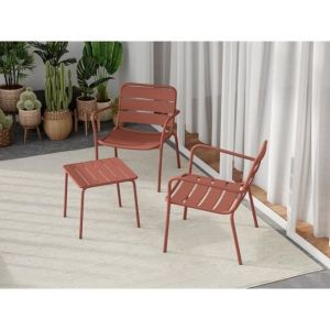 Salon de jardin en m&eacute;tal - 2 fauteuils bas empilables et une table d'appoint carr&eacute;e - Terracotta - mirmande de mylia