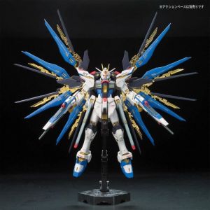 Bandai Figurine Gundam RG 14 1/144 - Strike Freedom