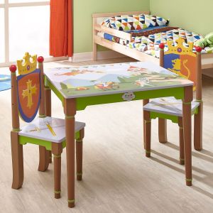 Fantasy Fields Table pour chambre enfant ou bébé garçon en bois Knights & Dragons TD11837A1