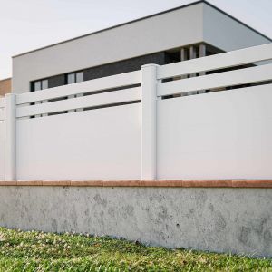 Kit Clôture PRO PVC Blanc H. 90 cm x L. 5.70 m - 2 Lisses + 3 Soubassements