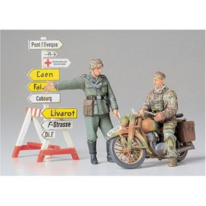 Image de Tamiya 35241 - Maquette - Ordonnances Allemandes et Moto - Echelle 1:35