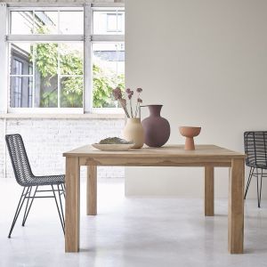 Image de Bois Dessus Bois Dessous Table carrée en bois de teck 6 à 8 couverts